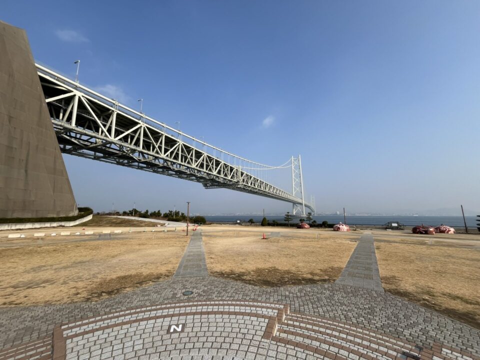道の駅「あわじ」から見える明石海峡大橋