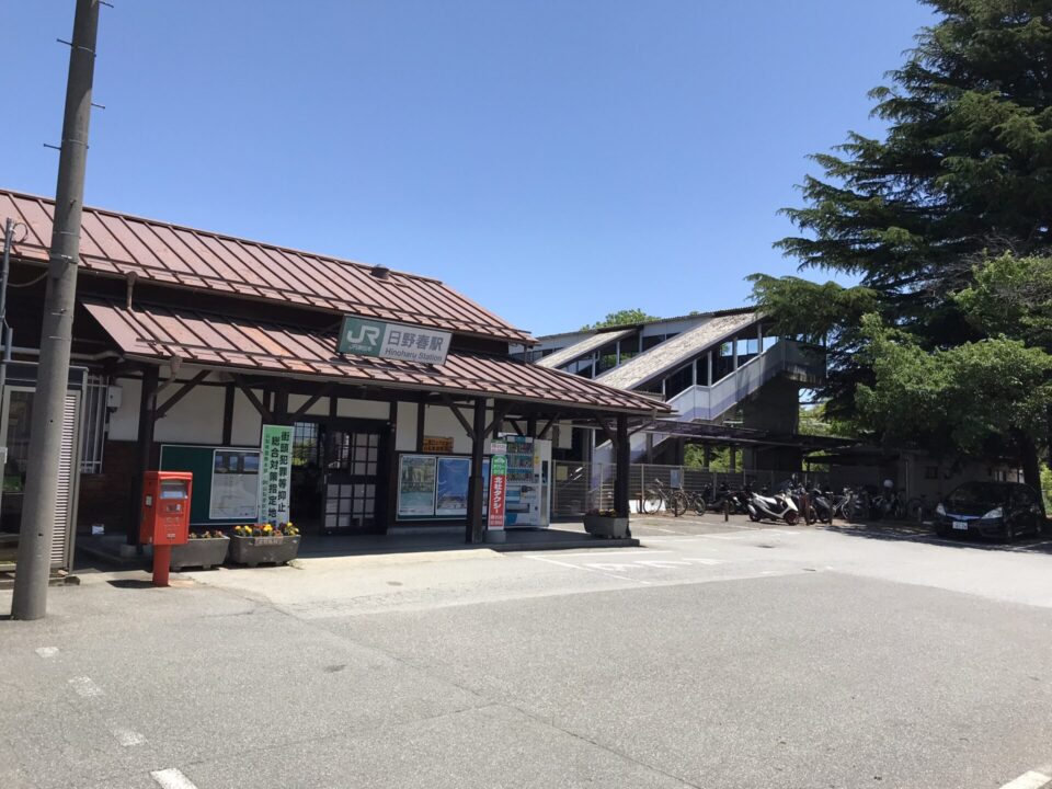 山梨県北杜市JR日野春駅の改札出口
アニメ「スーパーカブ」聖地巡礼