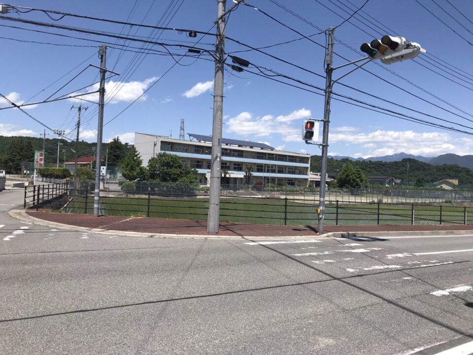 武川中学校
アニメ「スーパーカブ」聖地巡礼