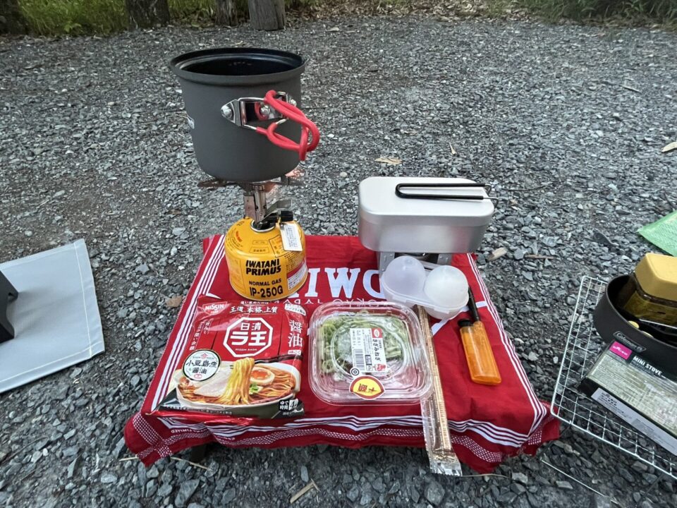 「杜のテラス」キャンプ場で夕飯のラーメン
