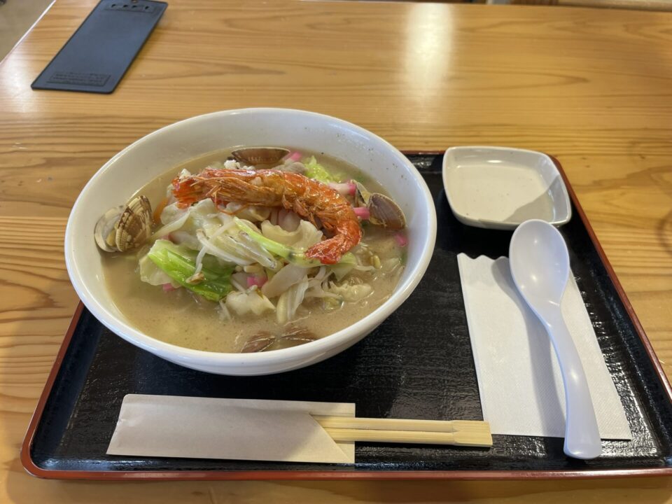 道の駅「有明」で注文した「有明汁 海鮮ちゃんぽん」