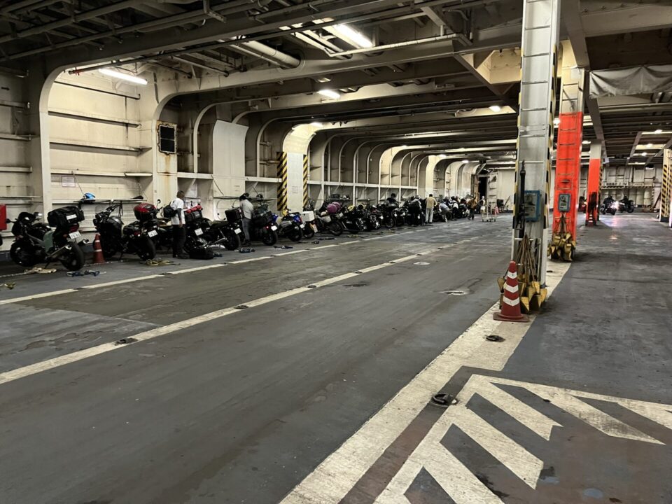 新日本海フェリー 船内 バイク置き場