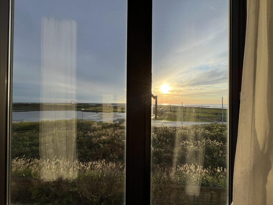 ホテル「てしお温泉 夕映」の部屋から見える日本海
