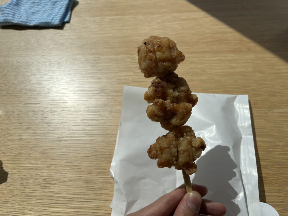 「道の駅 石狩あいろーど厚田」でお昼ごはん。フランクフルト