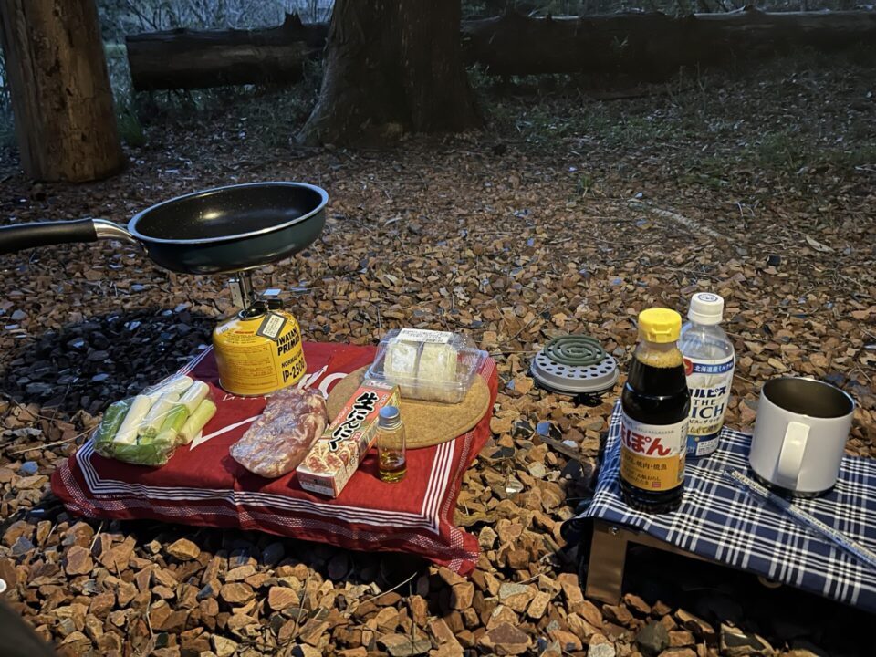 TASTE HOUSE ZEN 林間サイトに設営したテント 夕飯の「豚肉とネギのポン酢炒め」