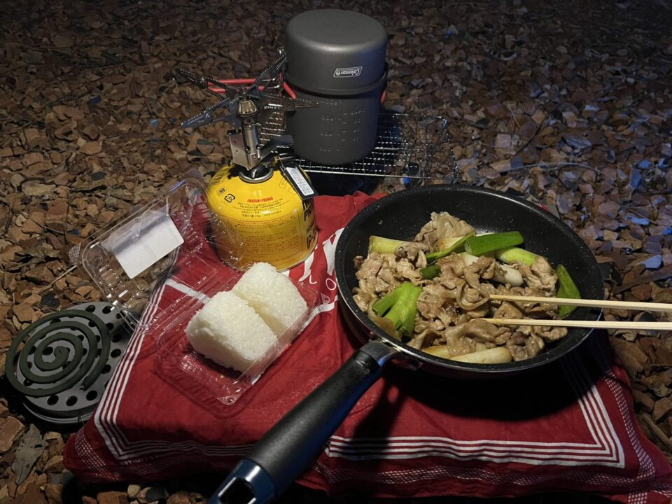 TASTE HOUSE ZEN 林間サイトに設営したテント 夕飯の「豚肉とネギのポン酢炒め」
