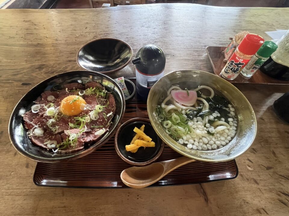 「丹波猪村・お食事処」 鹿肉丼セット