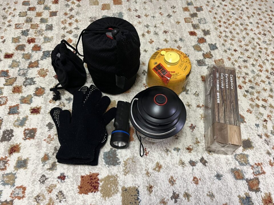 キャンプに持っていくクッカーやランタンなどのキャンプ道具