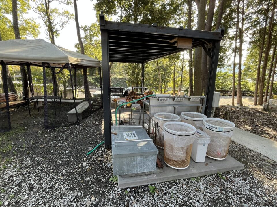 「日本のへそ キャンプ場」 ごみ捨て場