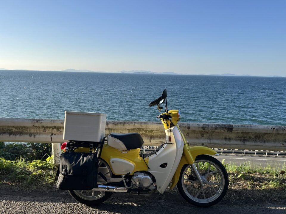 JR予讃線「下灘駅」 スーパーカブ