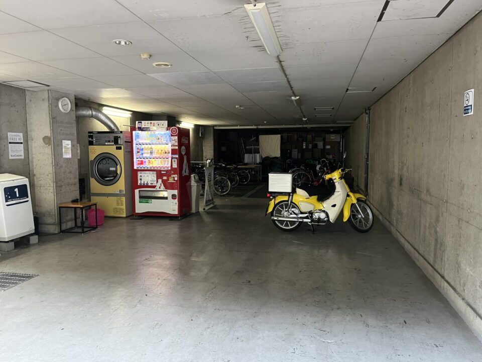 ホテル「サンガーデン松山」 駐輪場