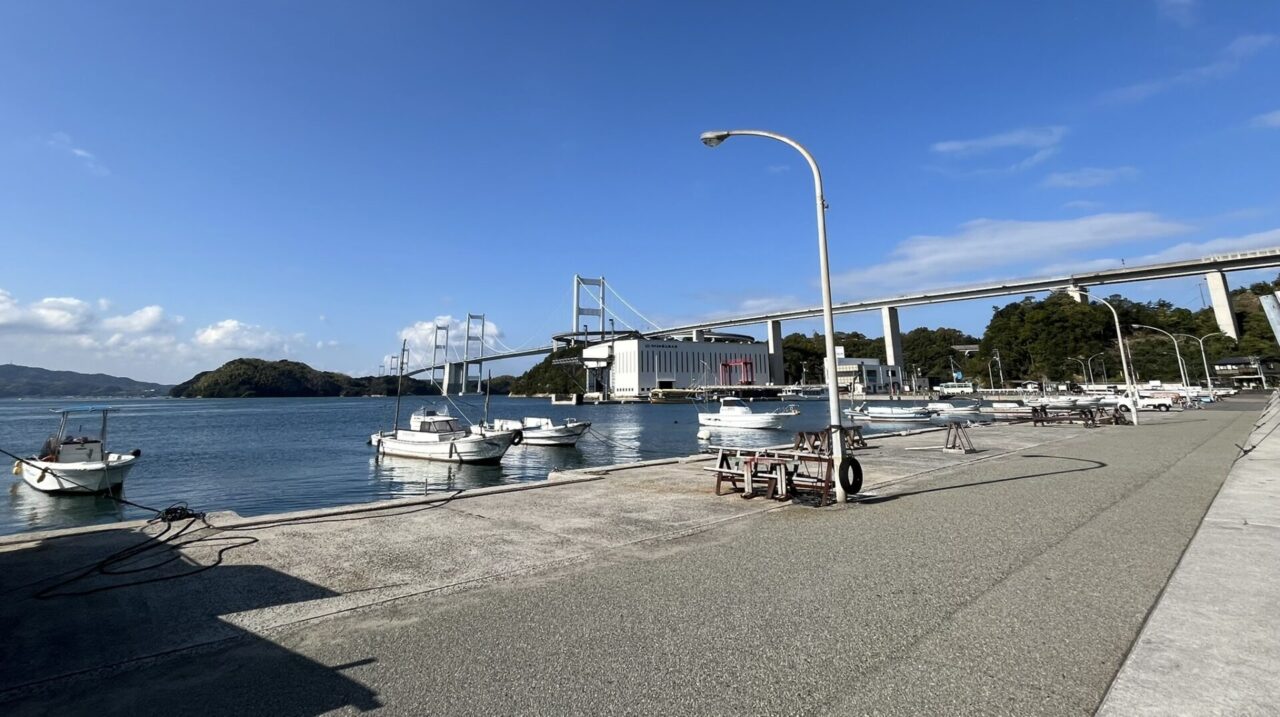 道の駅「よしうみいきいき館」から見える来島海峡大橋