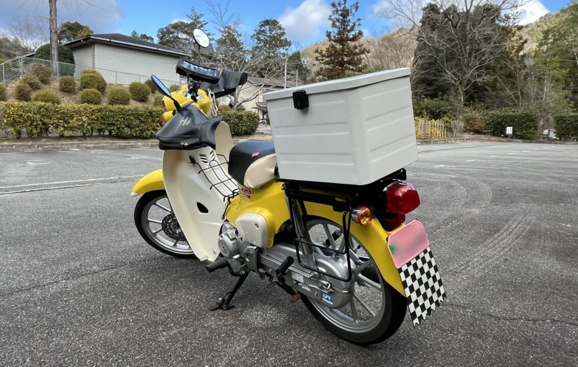 スーパーカブ110に取り付けている装備の紹介　Kijimaフェンダーフラップ