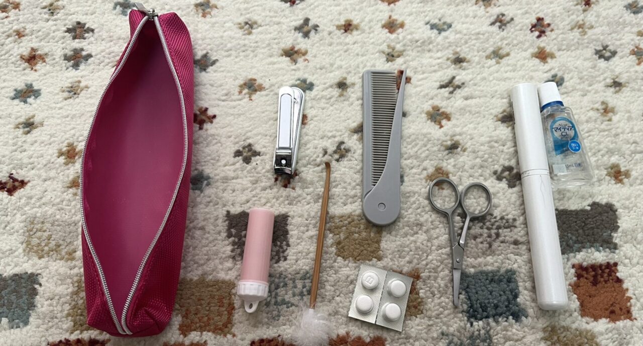 宿泊ツーリング 持ち物 爪切り・コーム・髭剃り・目薬などの衛生用品